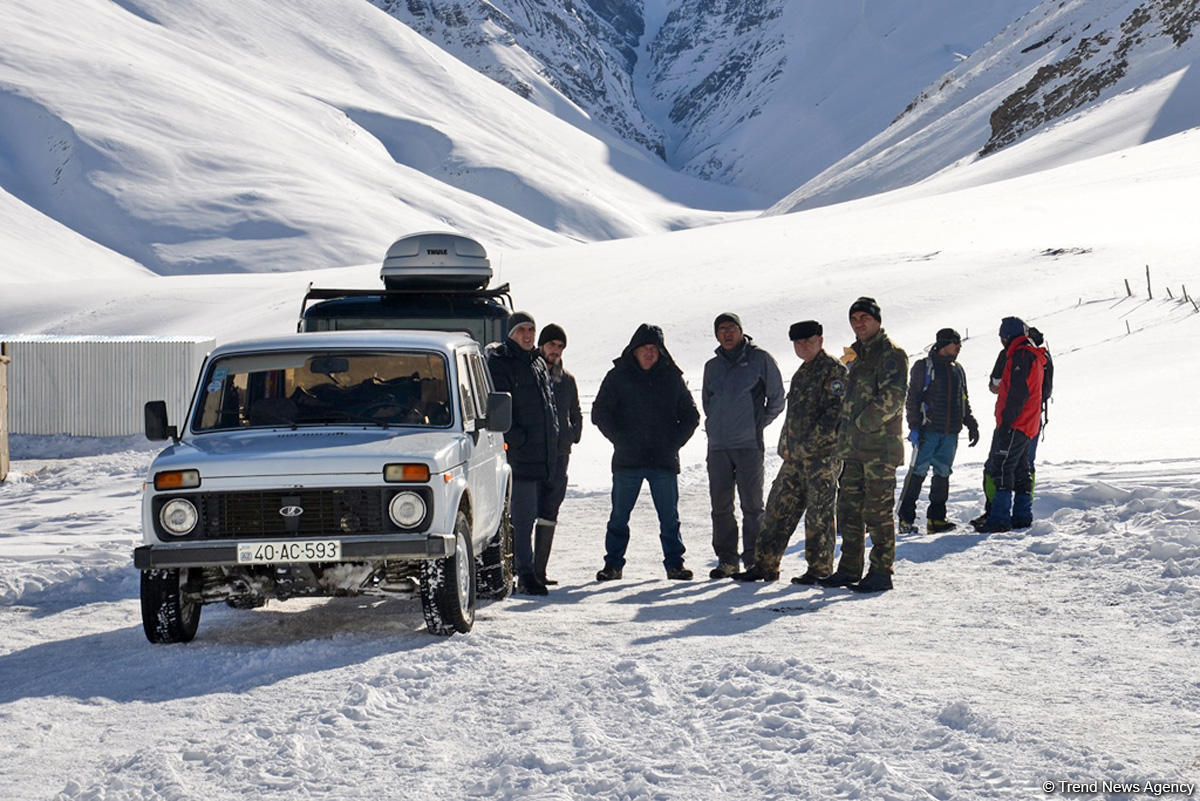 Поиски пропавших азербайджанских альпинистов в Губе (ФОТО)