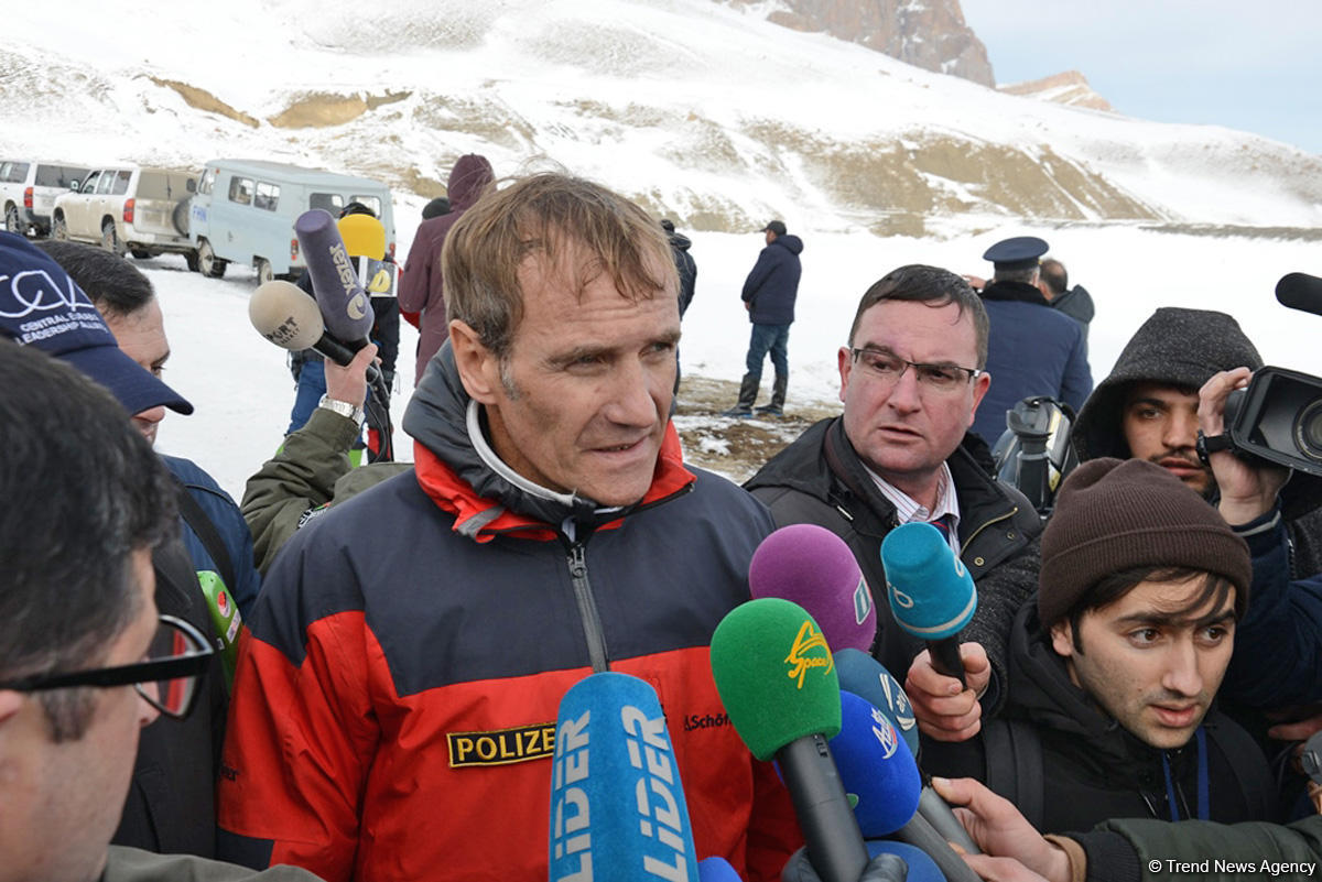 Поиски пропавших азербайджанских альпинистов в Губе (ФОТО)