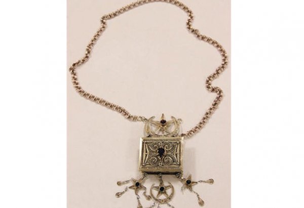 Фонд азербайджанского музея пополнился золотыми изделиями