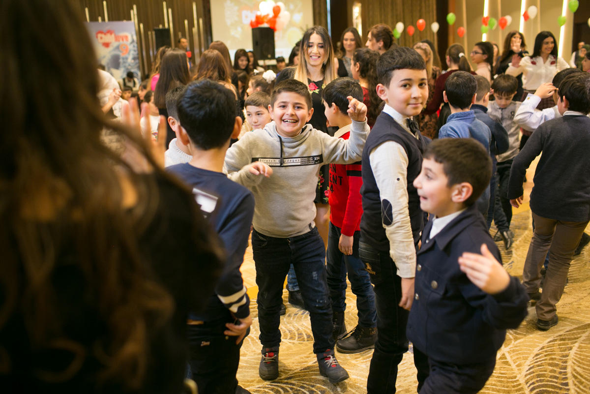 В Баку прошел вечер "Поделись улыбкою своей" (ФОТО)