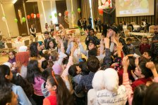 В Баку прошел вечер "Поделись улыбкою своей" (ФОТО)