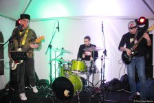 Гала-вечер фильма "Нет такого разговора" в Баку: зимний вечер в шатре с рок-группой (ФОТО/ВИДЕО)