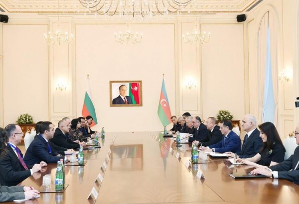 Состоялась встреча Президента Ильхама Алиева и премьера Болгарии в расширенном составе (ФОТО)