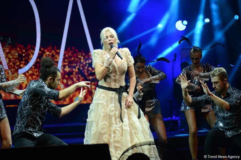 Легендарная Ажда Пеккан выступила с грандиозным концертом в Баку в честь 5-летия журнала NARGIS (ФОТО)