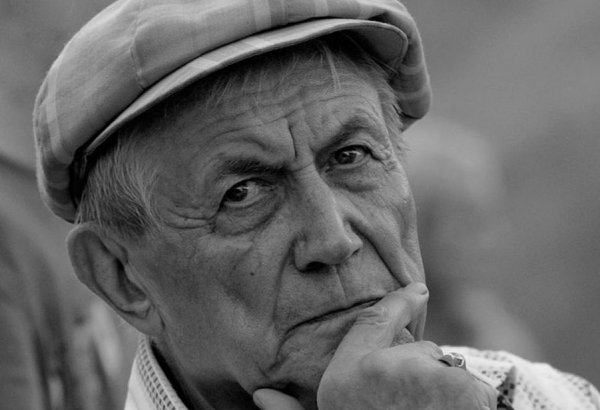 Стихи Евгения Евтушенко в Баку (ФОТО)