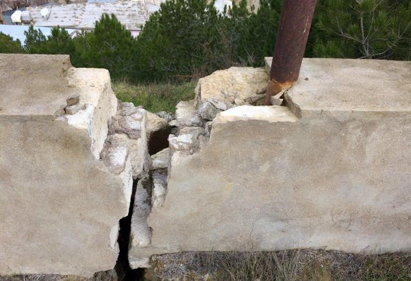 Трещины в районе бакинской телебашни достигли одного метра - минэкологии (ФОТО)