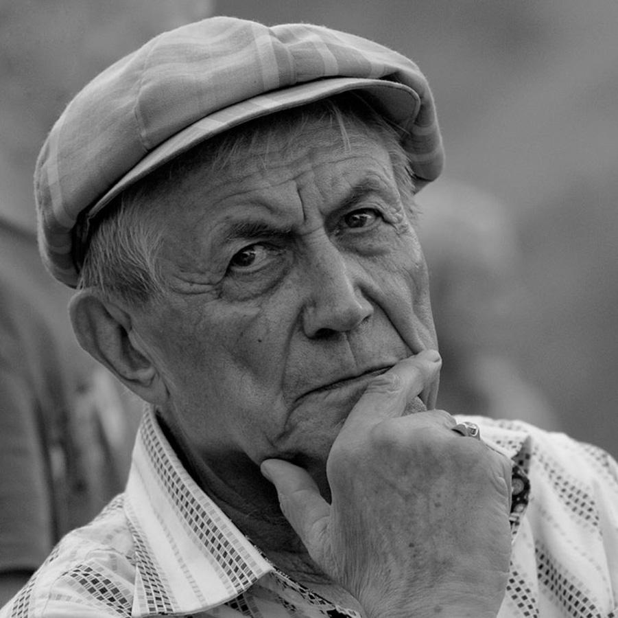 Стихи Евгения Евтушенко в Баку (ФОТО)