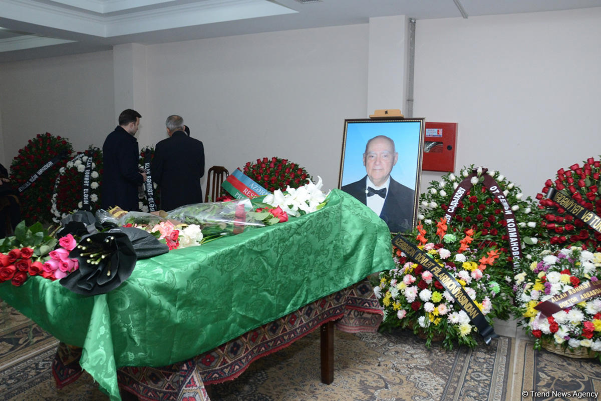 В Баку проходит церемония прощания с выдающимся пианистом Чингизом Садыховым (ФОТО)