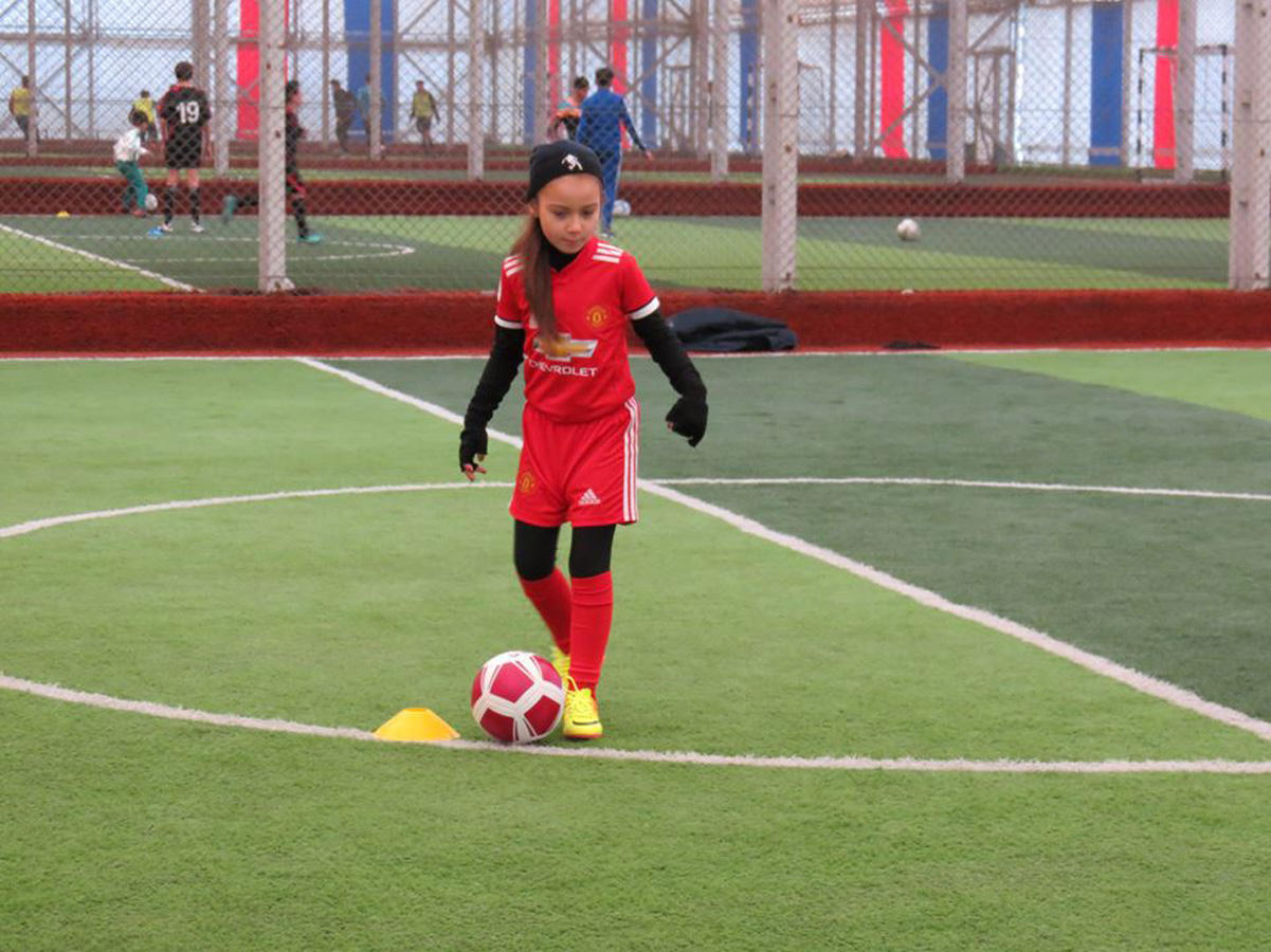 Первые шаги детско-юношеской футбольной школы AZFAR (ВИДЕО, ФОТО)