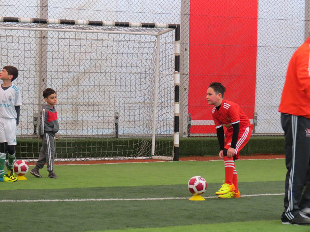Первые шаги детско-юношеской футбольной школы AZFAR (ВИДЕО, ФОТО)