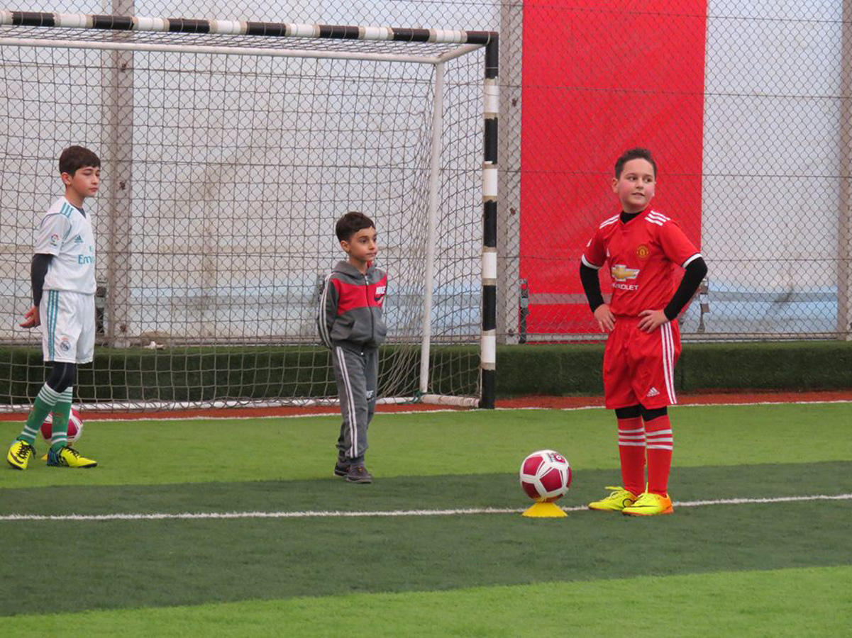 Первые шаги детско-юношеской футбольной школы AZFAR (ВИДЕО, ФОТО)