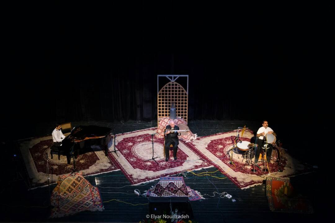 Иранская публика стоя приветствовала азербайджанского музыканта (ФОТО)