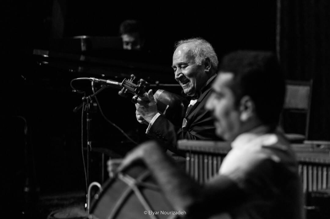 Иранская публика стоя приветствовала азербайджанского музыканта (ФОТО)