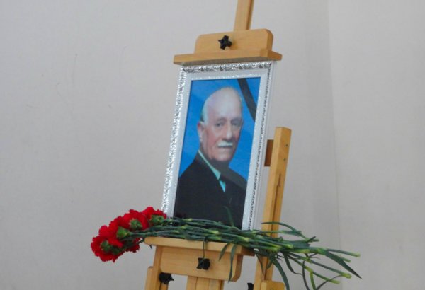 В Баку проходит церемония прощания с народным артистом Беюкага Мамедовым (ФОТО)