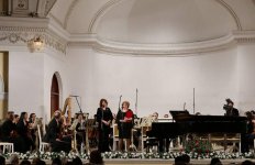 Эльнара Дадашева раскрывает истинность добра и красоты, внутренний мир современников (ФОТО)