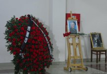 В Баку проходит церемония прощания с народным артистом Беюкага Мамедовым (ФОТО)