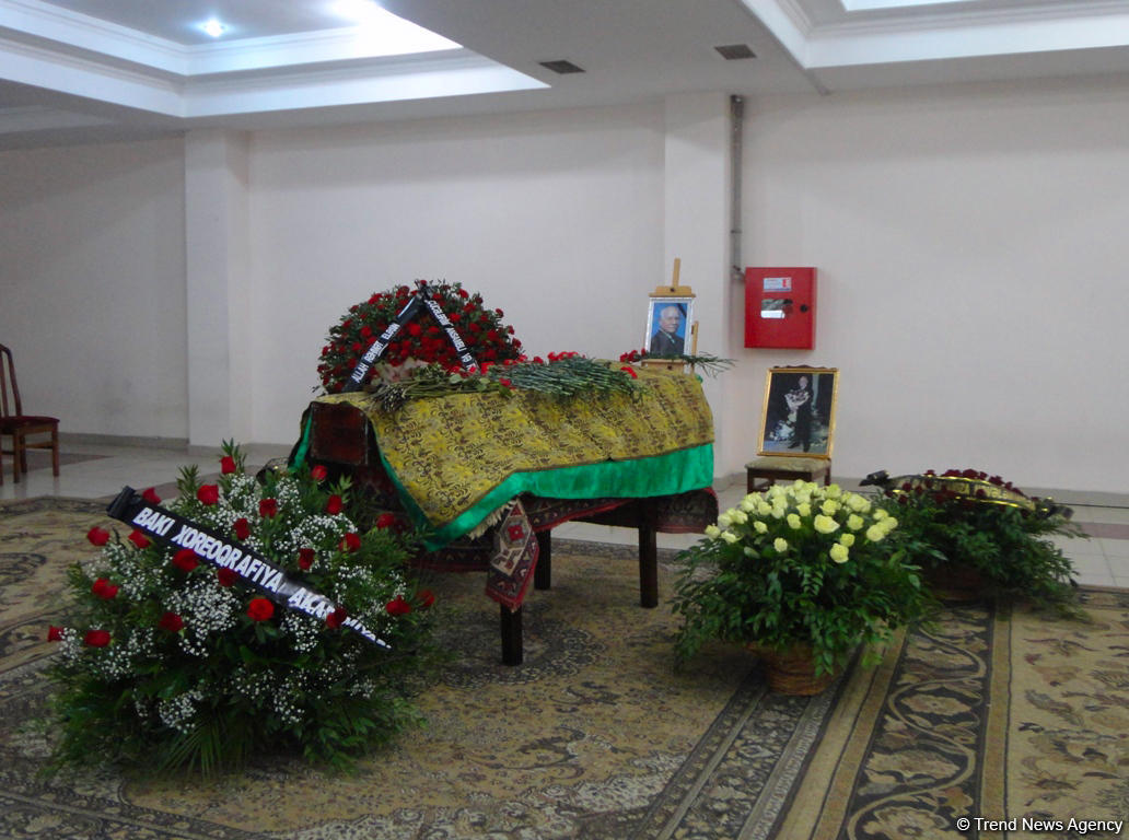 В Баку проходит церемония прощания с народным артистом Беюкага Мамедовым (ФОТО)