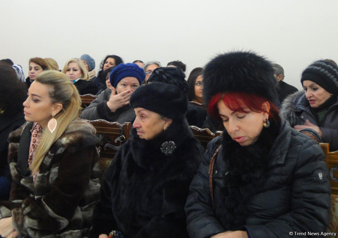 В Баку проходит церемония прощания с народным артистом Беюкага Мамедовым (ФОТО)