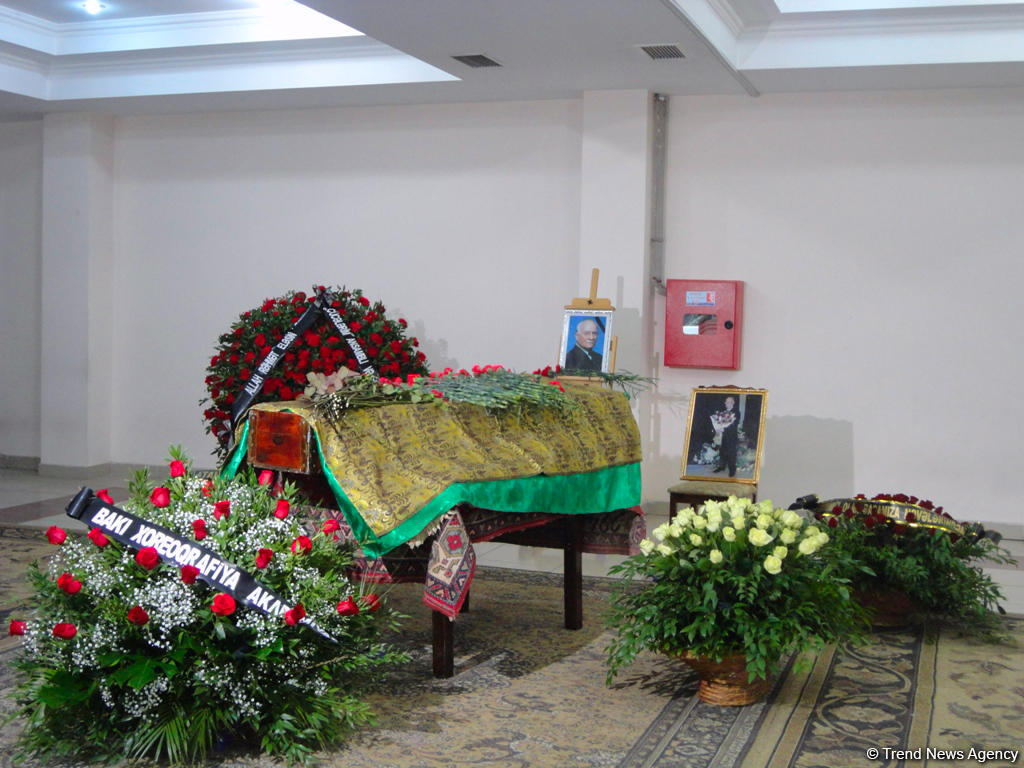 В Баку проходит церемония прощания с народным артистом Беюкага Мамедовым (ФОТО)