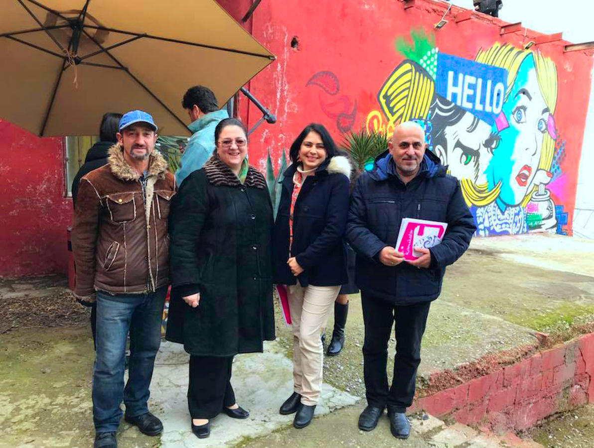 Стены бакинской галереи стали холстом для художников Швейцарии и Великобритании (ФОТО)