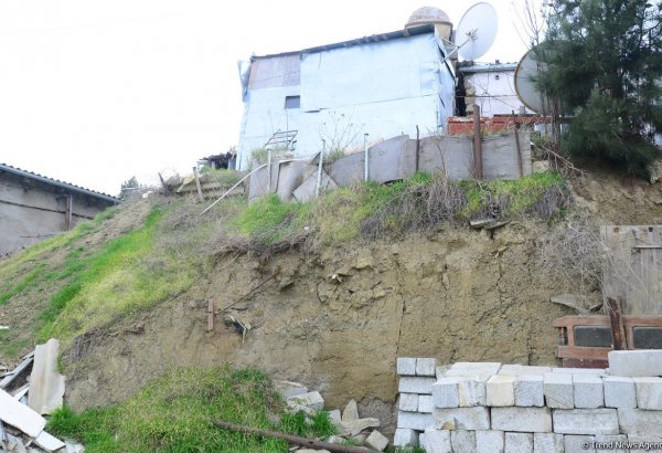 Специалист рассказал о влиянии осадков на оползневые процессы в Баку