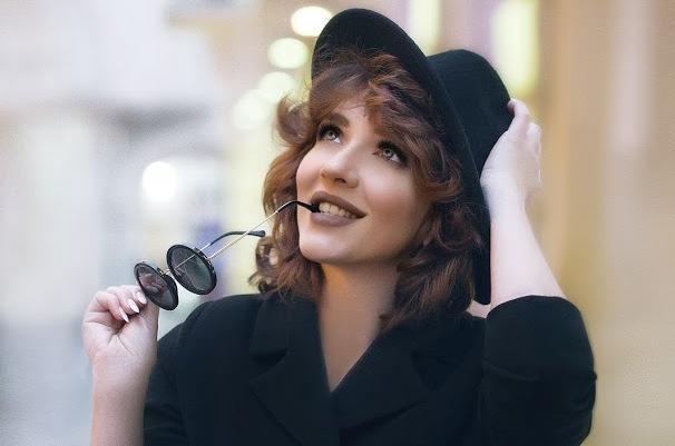 Алмазам не нужна пластиковая оправа. Сабина Бабаева обратилась к творчеству Шовкет Алекперовой (АУДИО)