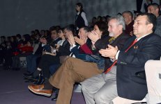 В Азербайджане впервые прошел гала-вечер театрального спектакля (ФОТО)