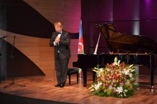 Швейцарский Король буги-вуги зарядил бакинцев позитивной энергией (ФОТО)