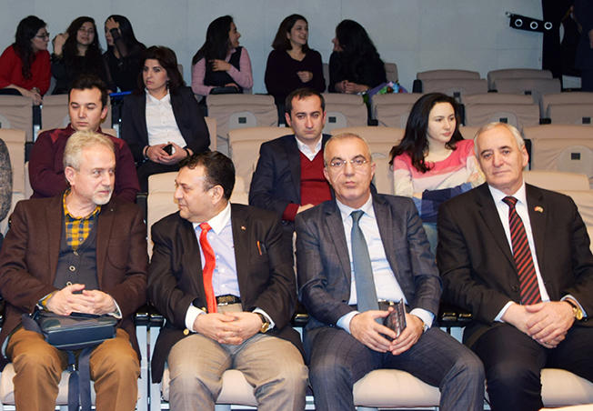 В Азербайджане впервые прошел гала-вечер театрального спектакля (ФОТО)