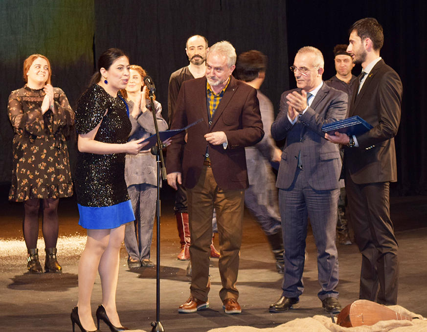 В Азербайджане впервые прошел гала-вечер театрального спектакля (ФОТО)