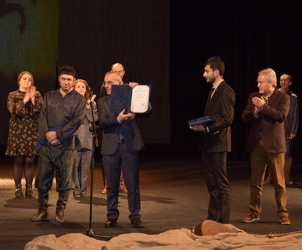 В Азербайджане впервые прошел гала-вечер театрального спектакля (ФОТО)