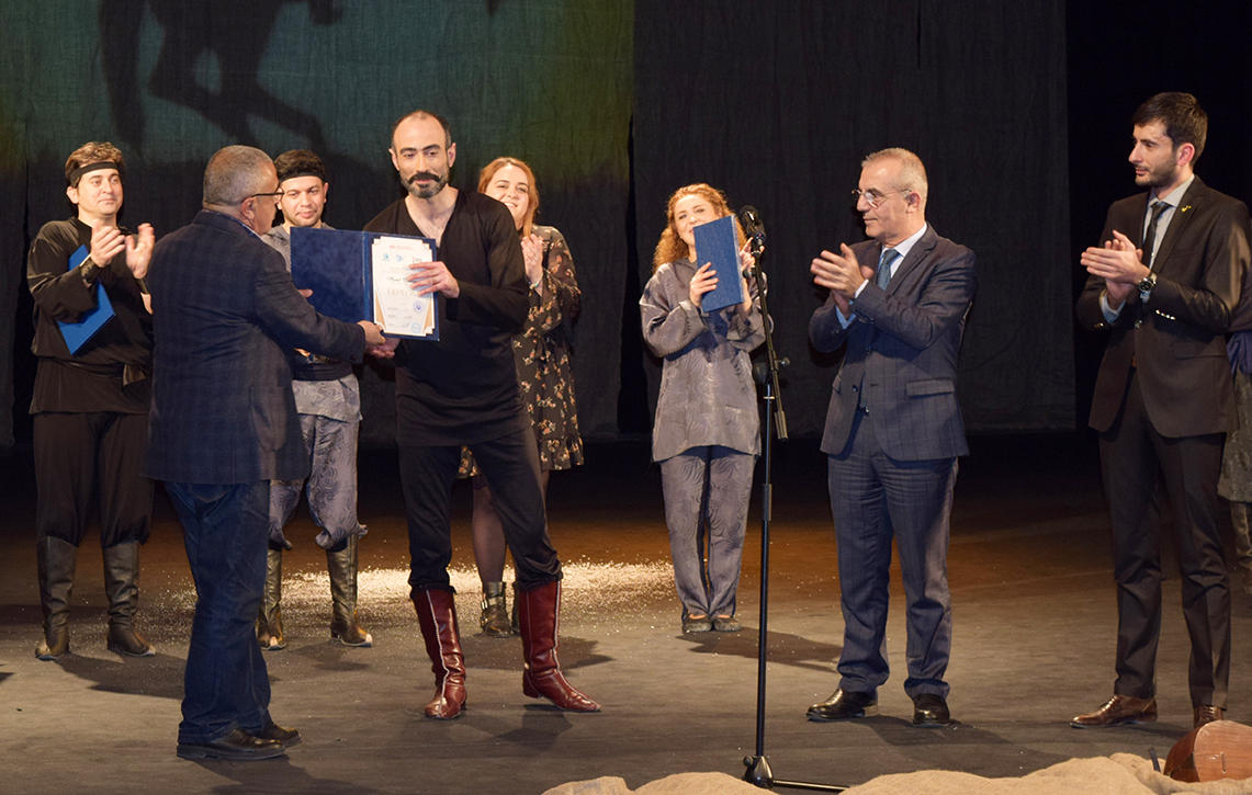 В Азербайджане впервые прошел гала-вечер театрального спектакля (ФОТО)