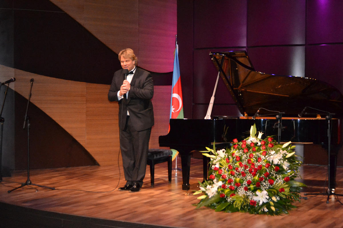 Швейцарский Король буги-вуги зарядил бакинцев позитивной энергией (ФОТО)