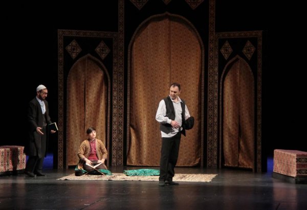 Юбилей Тофига Кязымова: выставка, воспоминания, спектакль (ФОТО)