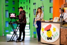 Азербайджанские телеведущие отметили День без интернета (ФОТО)