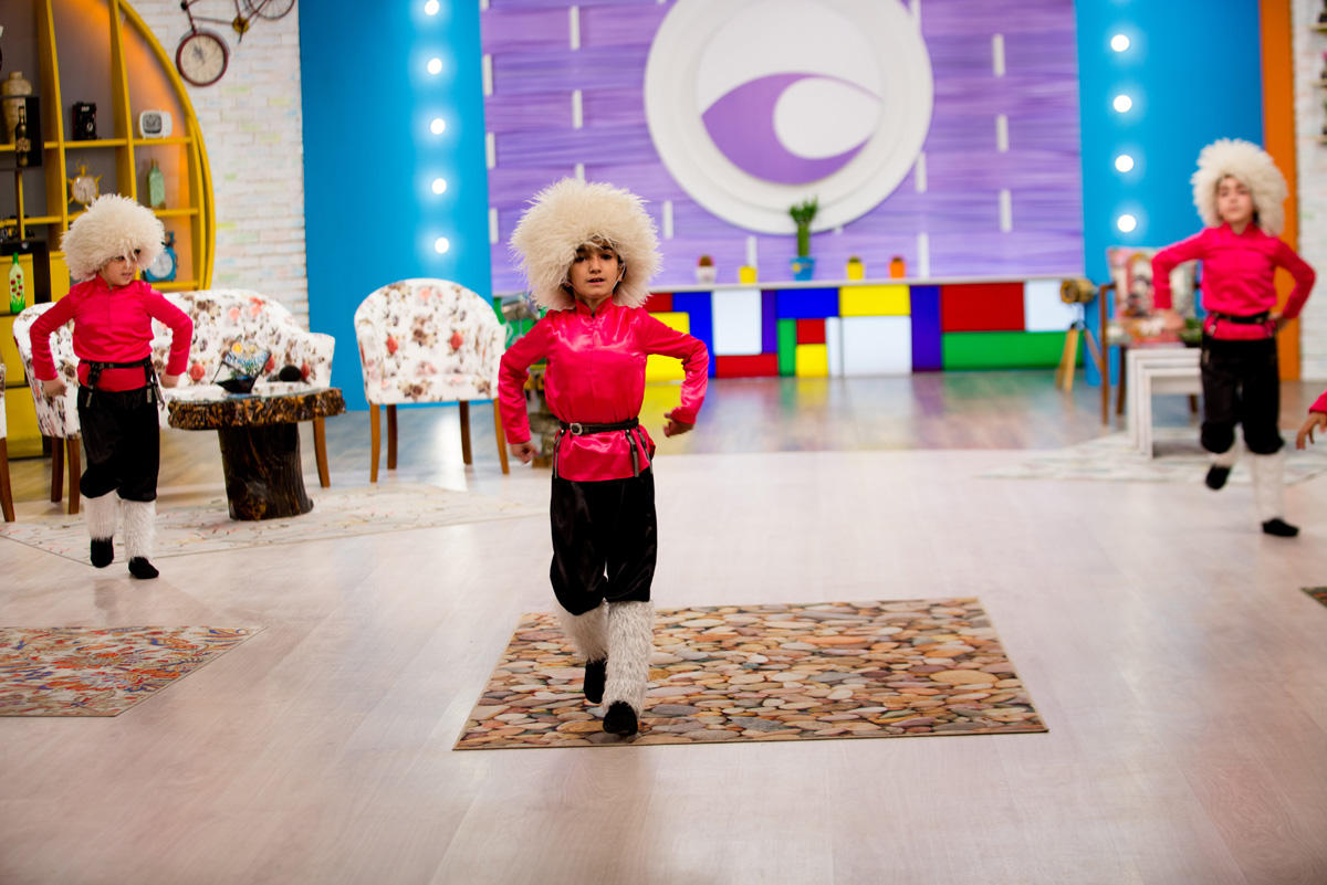 Азербайджанские телеведущие отметили День без интернета (ФОТО)