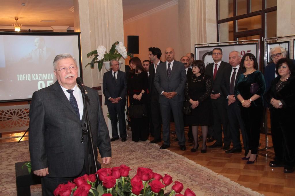 Юбилей Тофига Кязымова: выставка, воспоминания, спектакль (ФОТО)