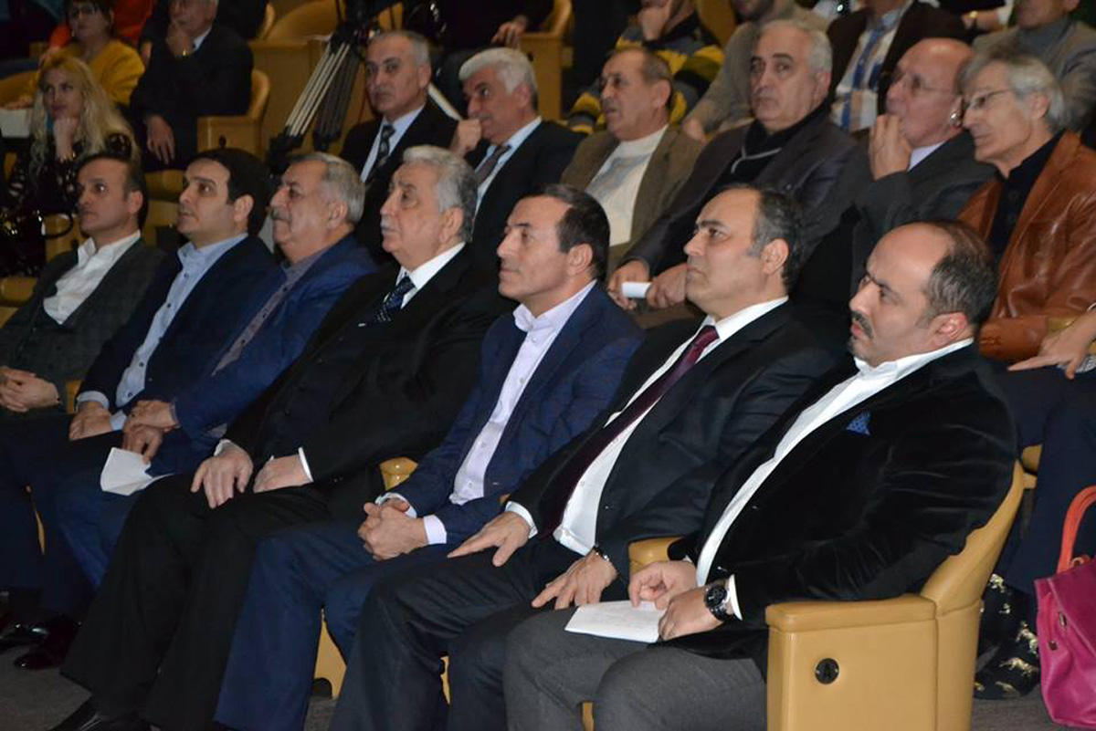 В Баку прошел праздничный вечер, посвященный Дню молодежи (ФОТО)