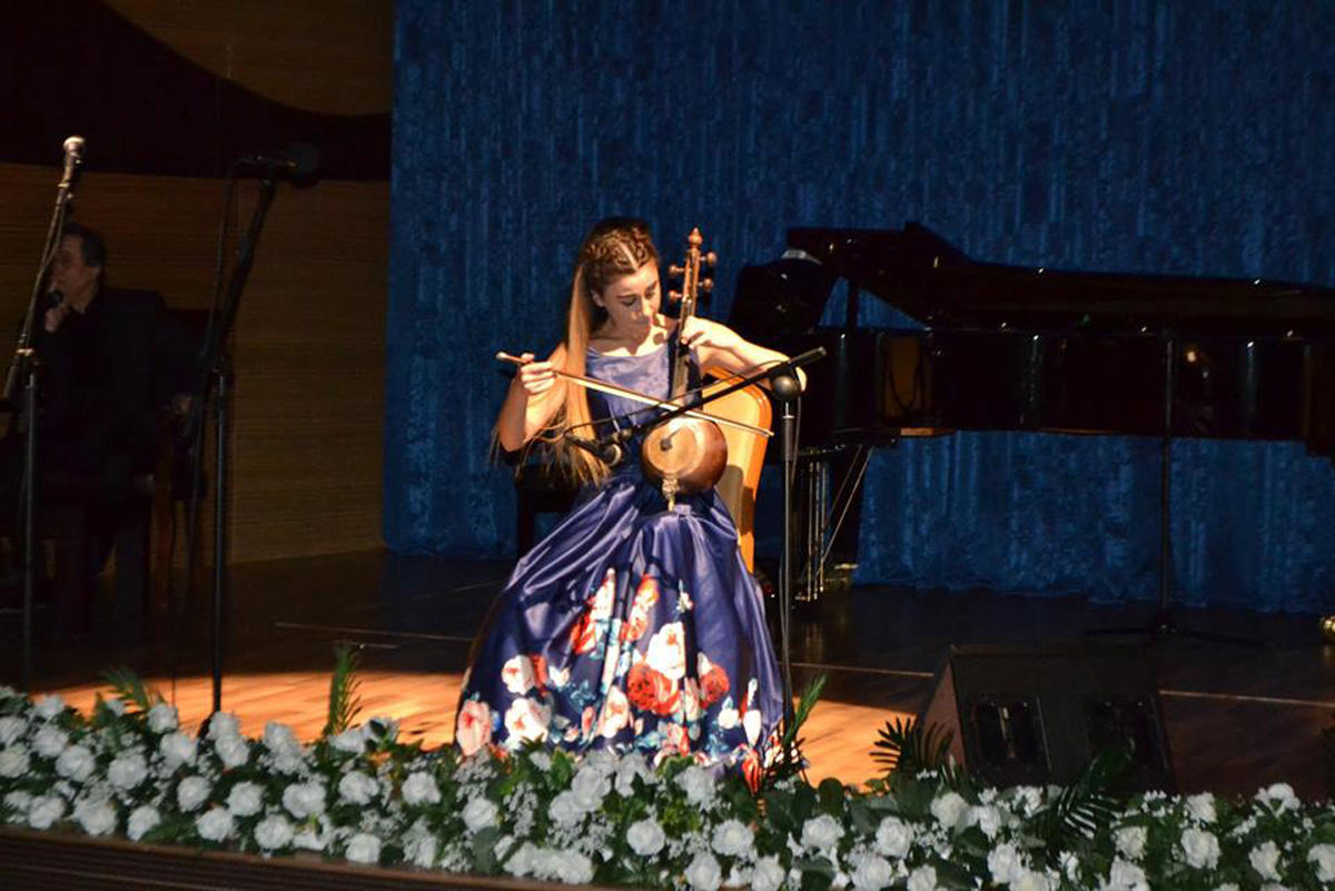 В Баку прошел праздничный вечер, посвященный Дню молодежи (ФОТО)