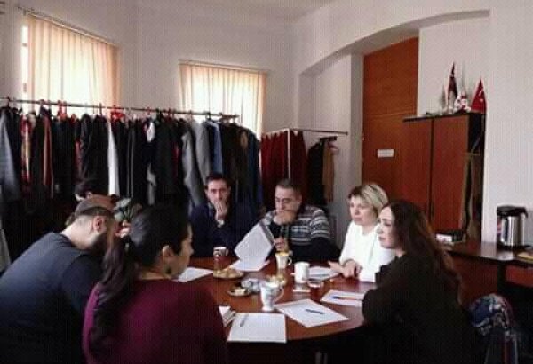 Когда нелепый спор перерастает в комический конфликт…(ФОТО)