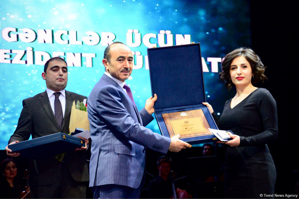 В Азербайджане состоялась церемония вручения Президентских премий для молодёжи в 2018 г. (ФОТО)