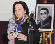 В Баку представлена миниатюрная книга о выдающемся Гара Гараеве  (ФОТО)