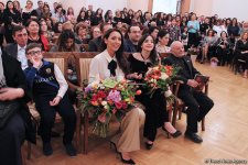 Алсу выступит с юбилейным концертом в Баку (ФОТО)