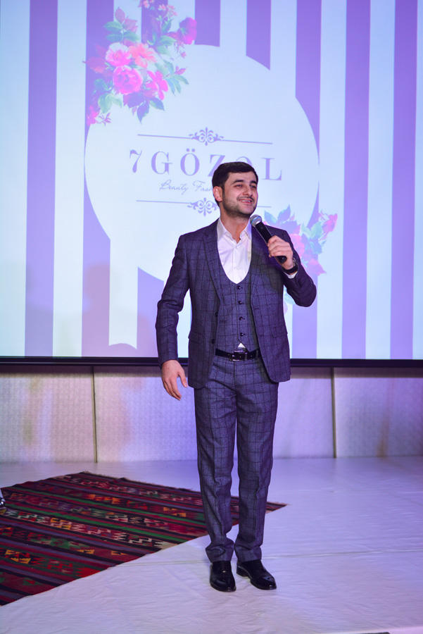 В Баку прошло красочное шоу "Семь красавиц" свадебных и вечерних платьев (ФОТО)