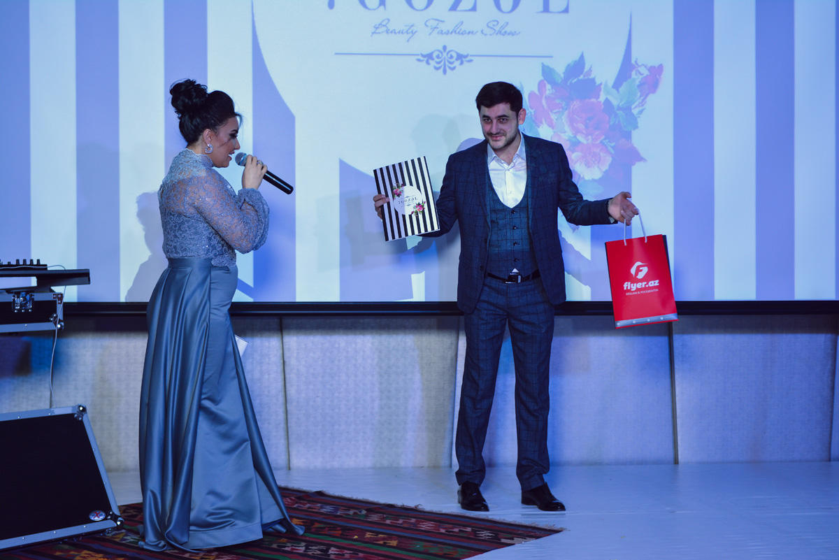 В Баку прошло красочное шоу "Семь красавиц" свадебных и вечерних платьев (ФОТО)