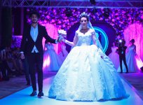 В Баку прошло красочное шоу "Семь красавиц" свадебных и вечерних платьев (ФОТО)