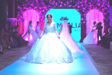 В Баку прошло красочное шоу "Семь красавиц" свадебных и вечерних платьев (ФОТО)