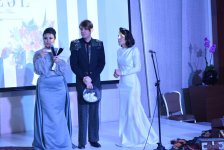 В Баку прошло красочное шоу "Семь красавиц" свадебных и вечерних платьев (ФОТО)