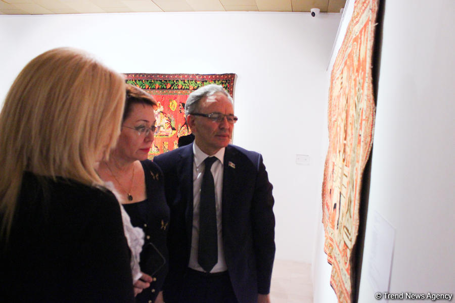 В Баку отметили Новый год по китайскому календарю ковровым искусством (ФОТО)