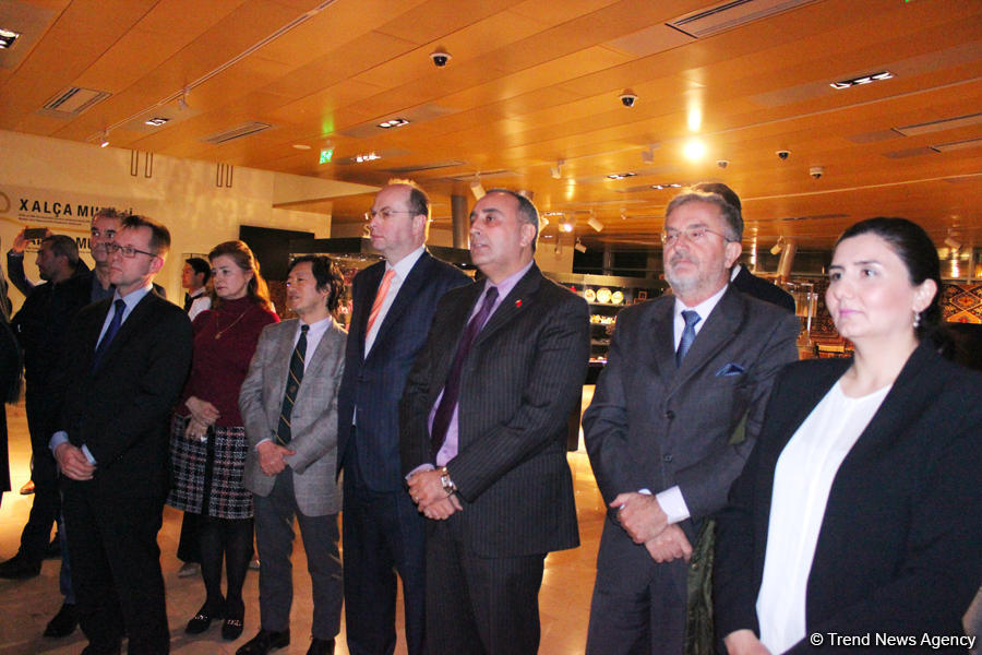 В Баку отметили Новый год по китайскому календарю ковровым искусством (ФОТО)